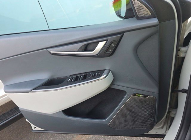Used 2023 Glacier Kia Wind image 11