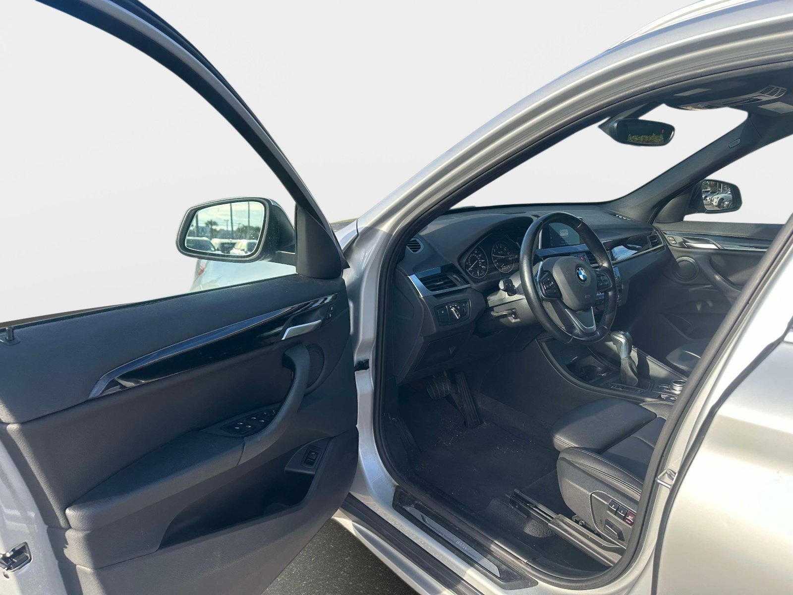 Used 2018 Glacier Silver Metallic BMW xDrive28i image 10