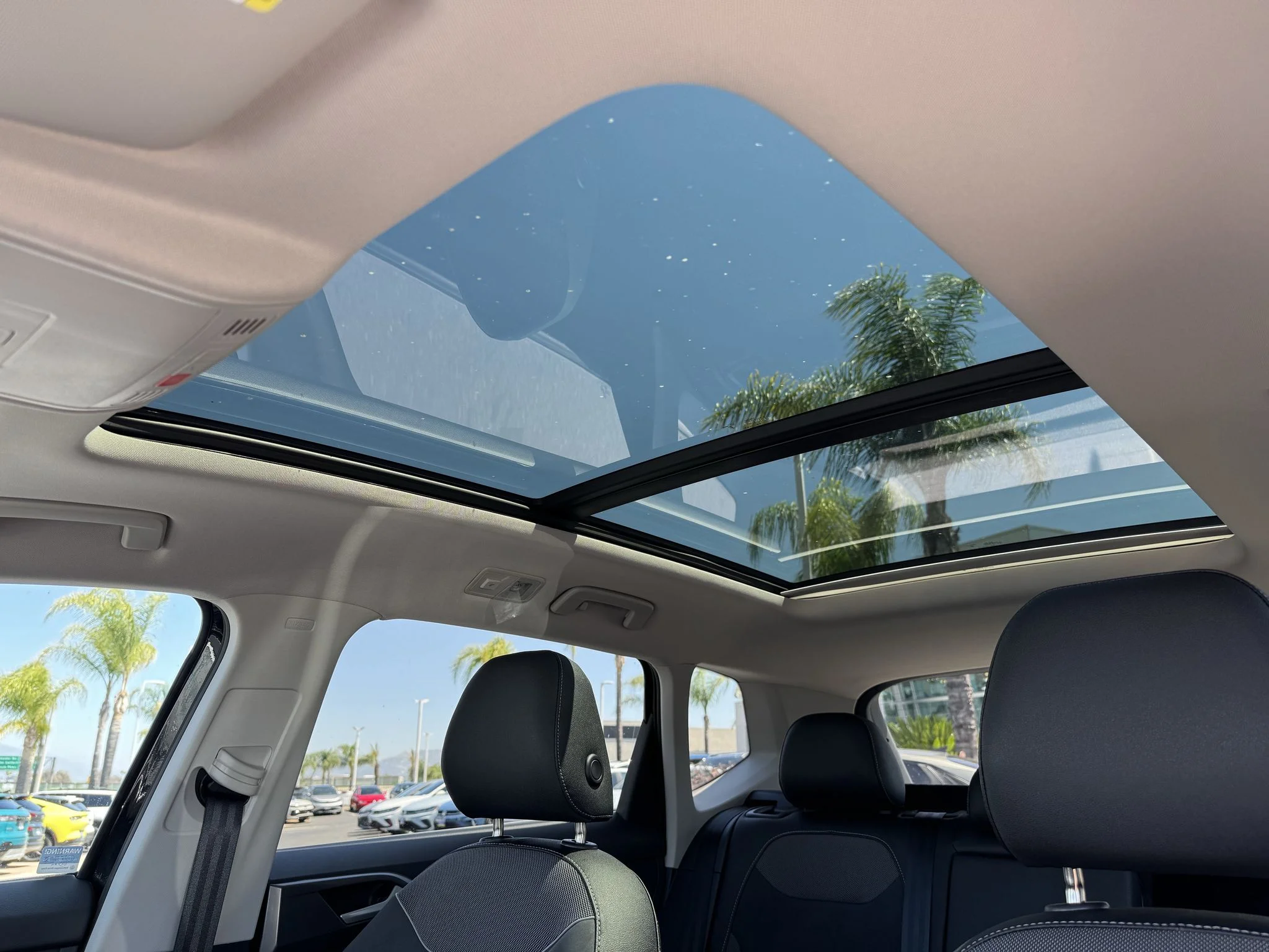New 2026 Deep Black Pearl Volkswagen SE Black image 25