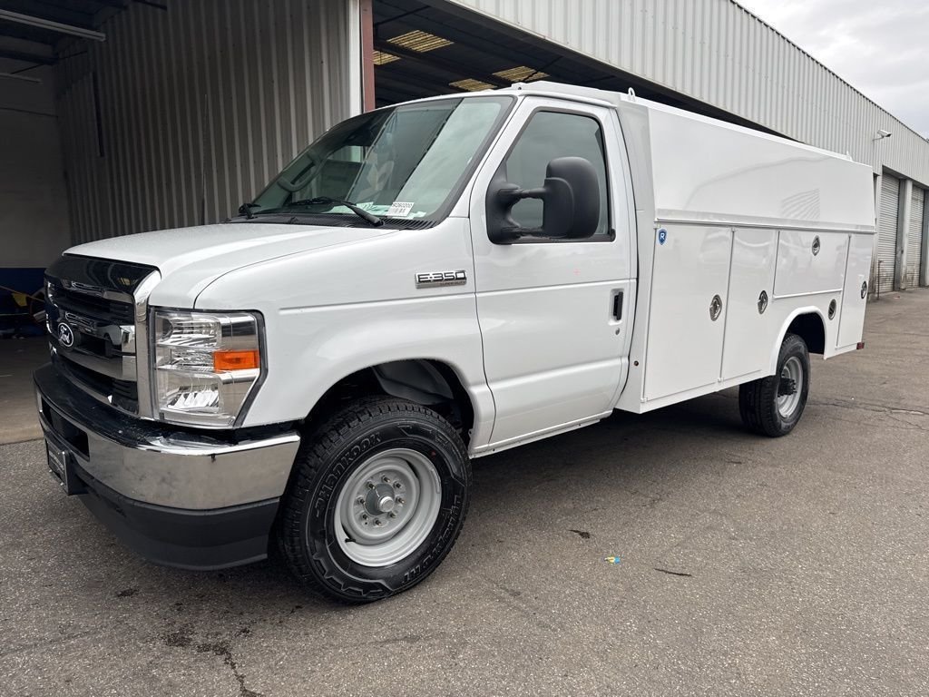 New 2026 Oxford White Ford Base image 5