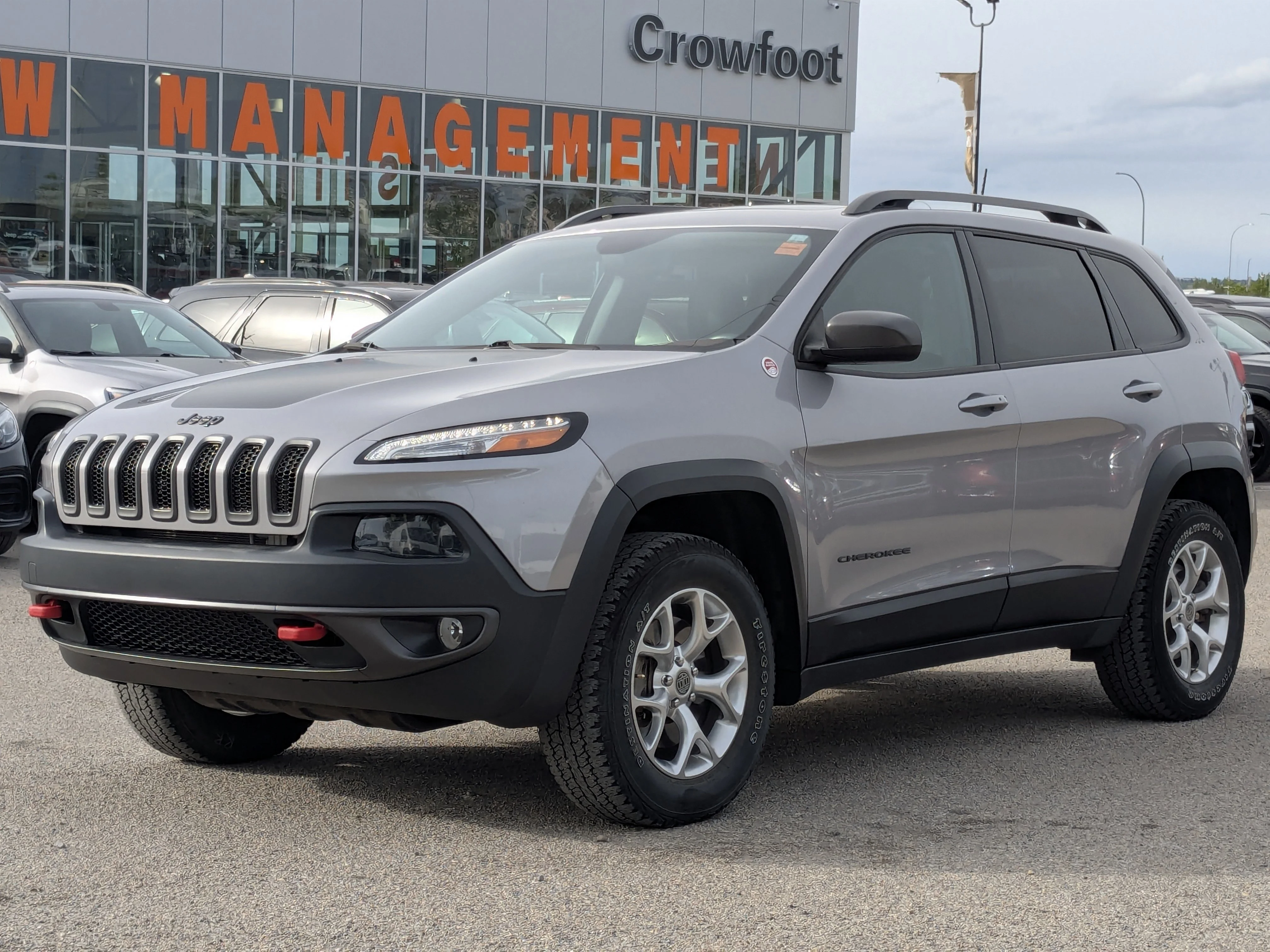 Used 2018 Grey Jeep Trailhawk - Cold Weather Pkg - Comfort Grp - Command View Sunroof - Napa Leather & More image 4