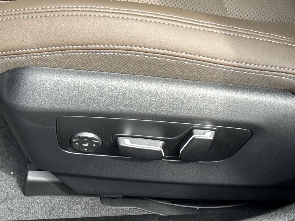 New 2027 Black BMW 530i xDrive image 12