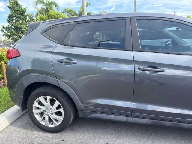 Used 2019 Gray Hyundai SE image 5