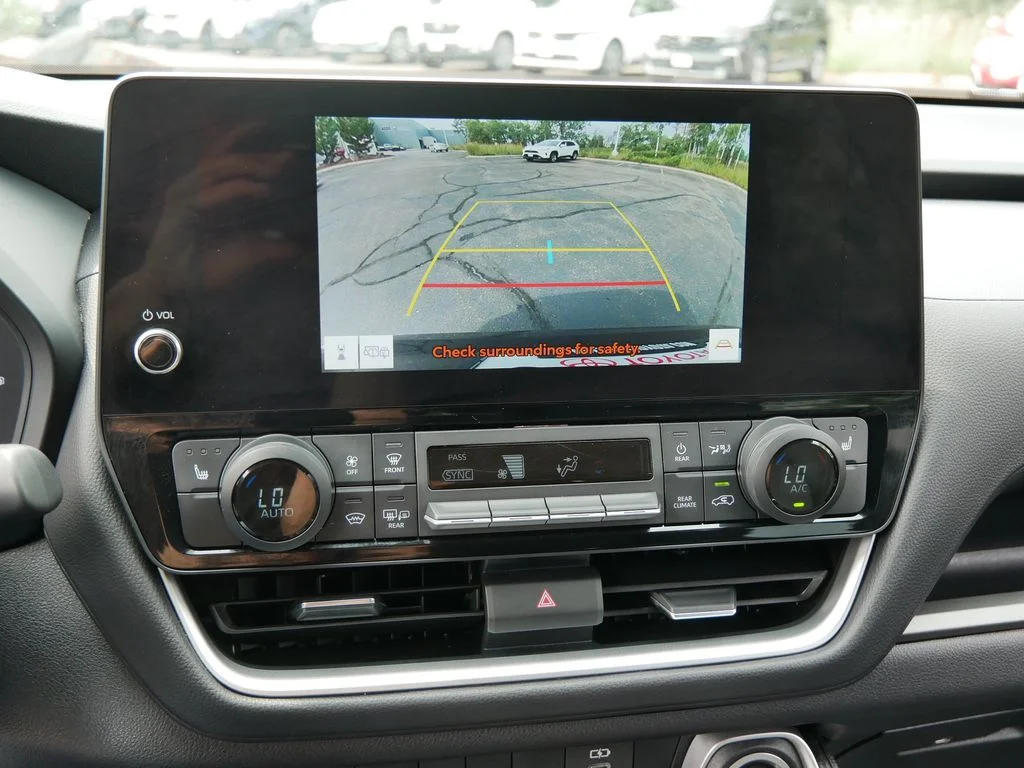 Used 2025  Toyota XLE image 24