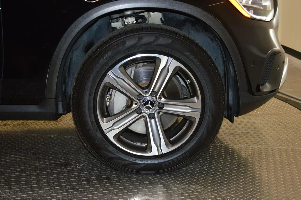 Used 2022 Black Mercedes-Benz GLC 300 image 16