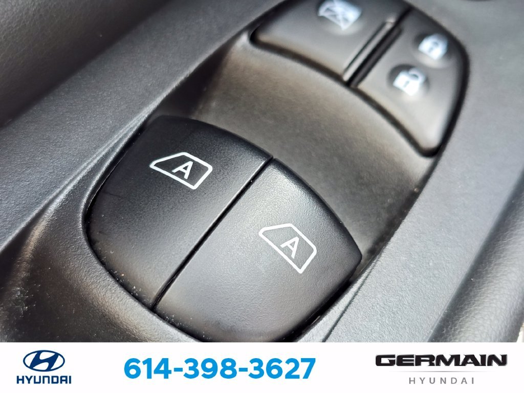 Used 2020 Blue Nissan S image 33