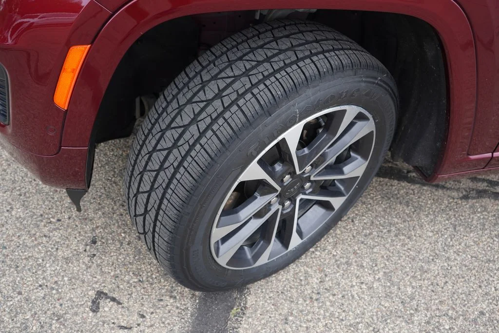 Certified Used 2021 Velvet Red Pearlcoat Jeep Overland image 13