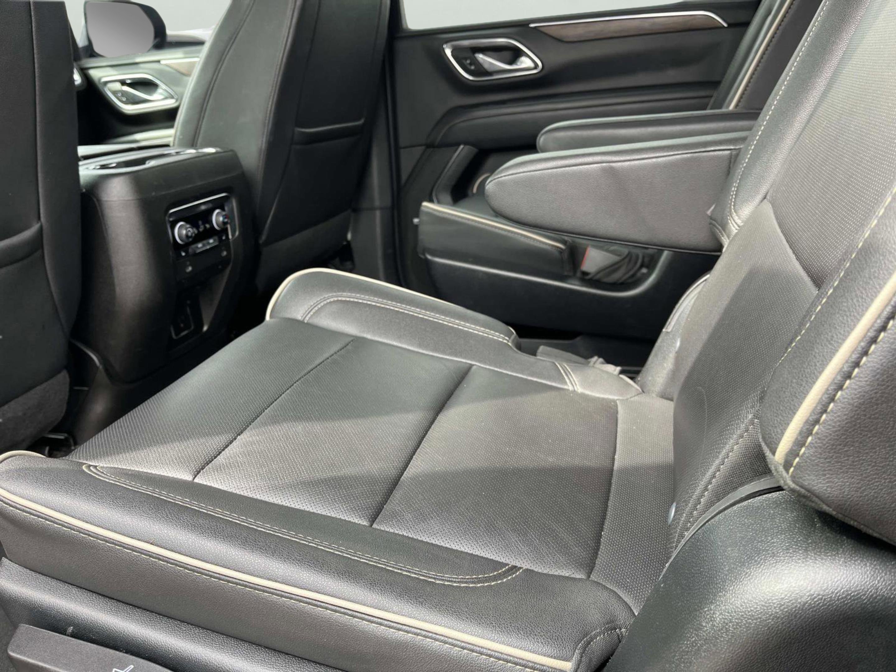 Used 2023 Silver Sage Metallic Chevrolet Premier image 17