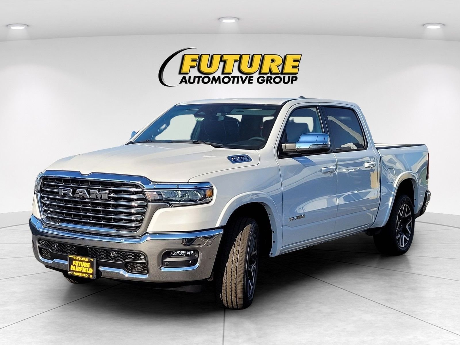 New 2026 Ivory White Tri-Coat Pearl-Coat Exterior Paint RAM Laramie image 23