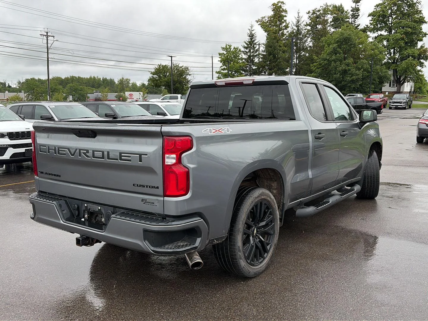 Used 2020 Satin Steel Metallic Chevrolet Custom image 2