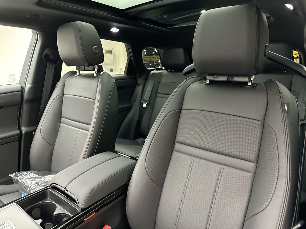 New 2026 Arroios Grey Metallic Land Rover S image 10