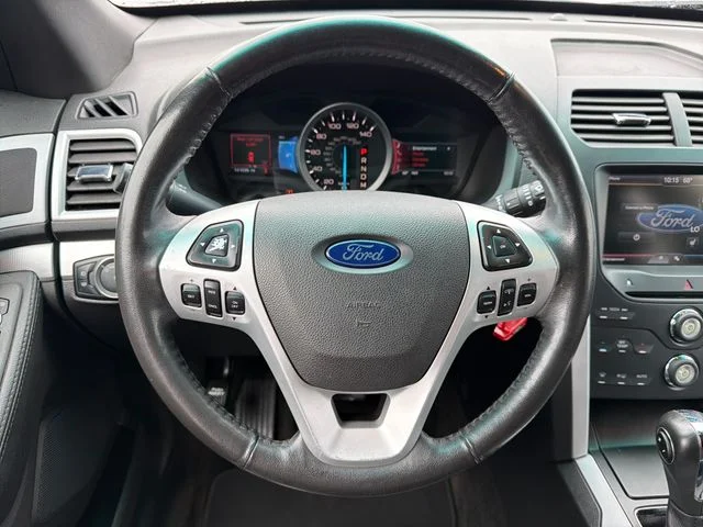 Used 2012 Black Ford XLT image 10