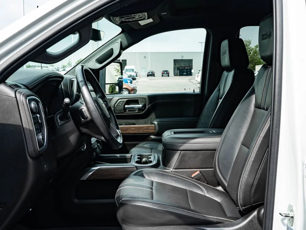 Used 2022 Iridescent Pearl Tricoat Chevrolet High Country image 22