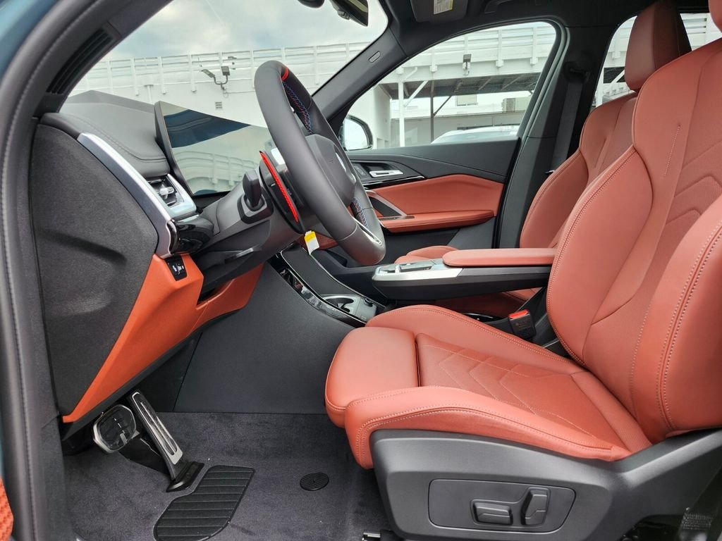 New 2026 Green BMW M35i image 19