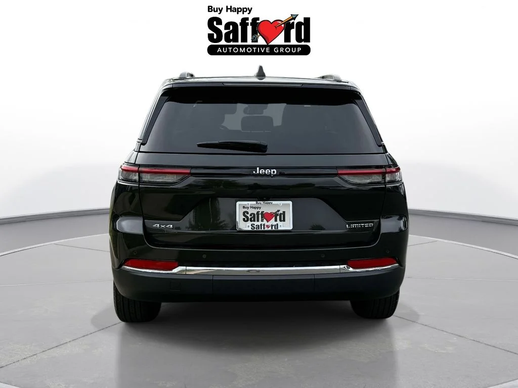 Used 2024  Jeep Limited image 7