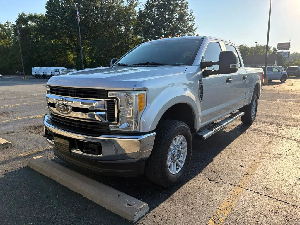 Used 2017 Silver Ford XL image 2