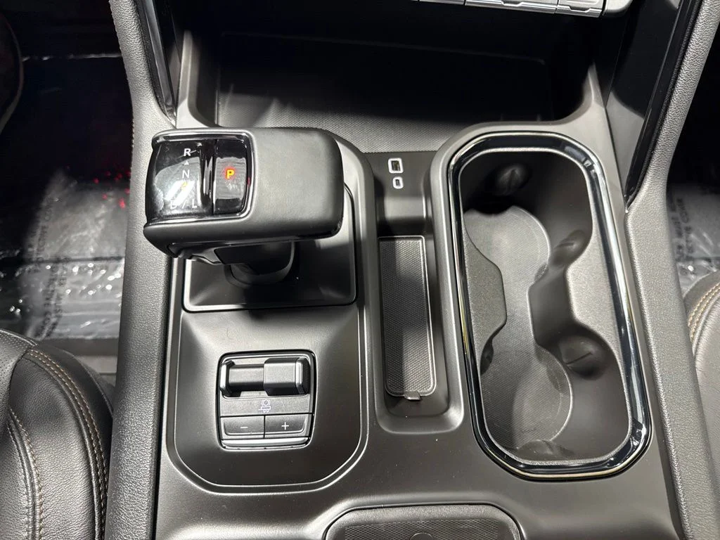 Used 2025 Silver GMC AT4 image 20