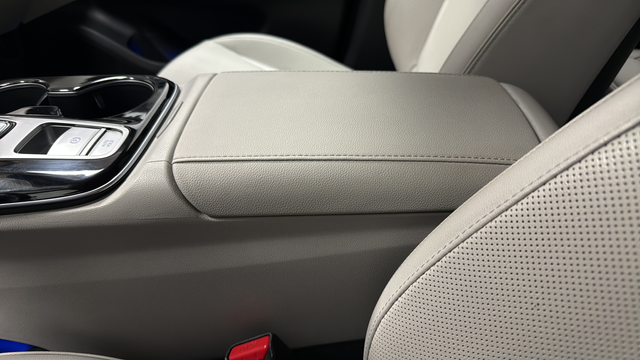 Used 2024 White Pearl Hyundai Limited image 20