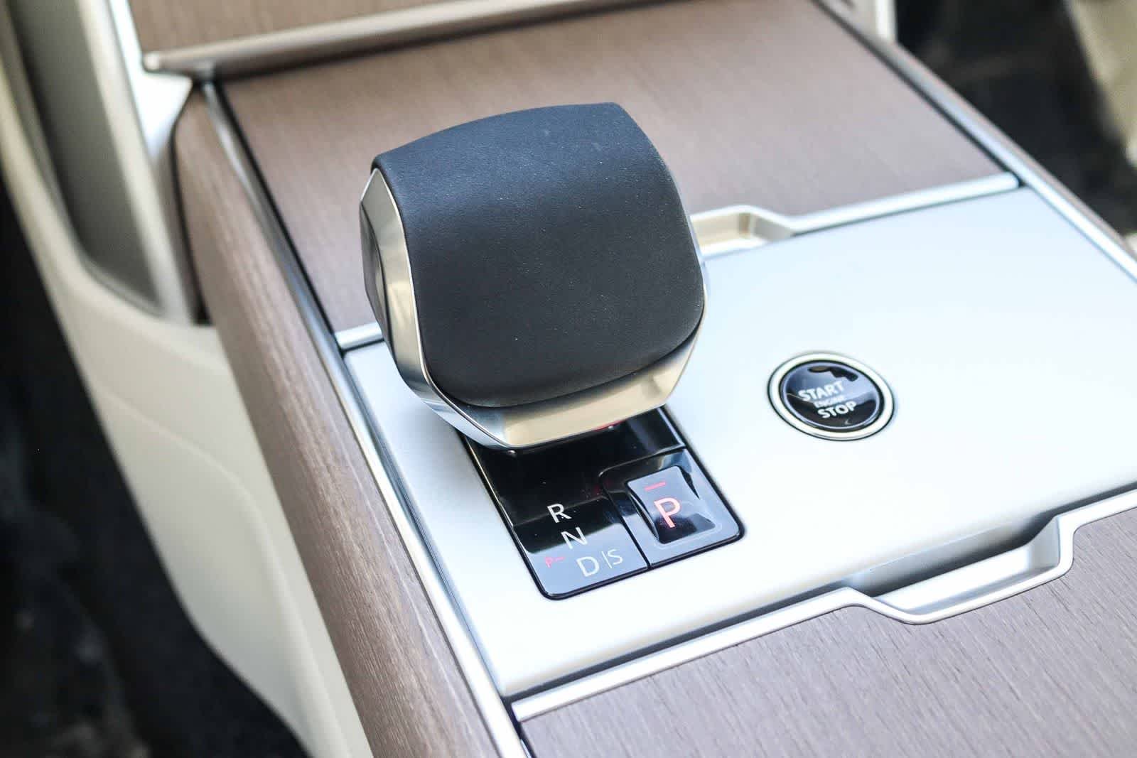 New 2026 Fuji White Land Rover SE image 22
