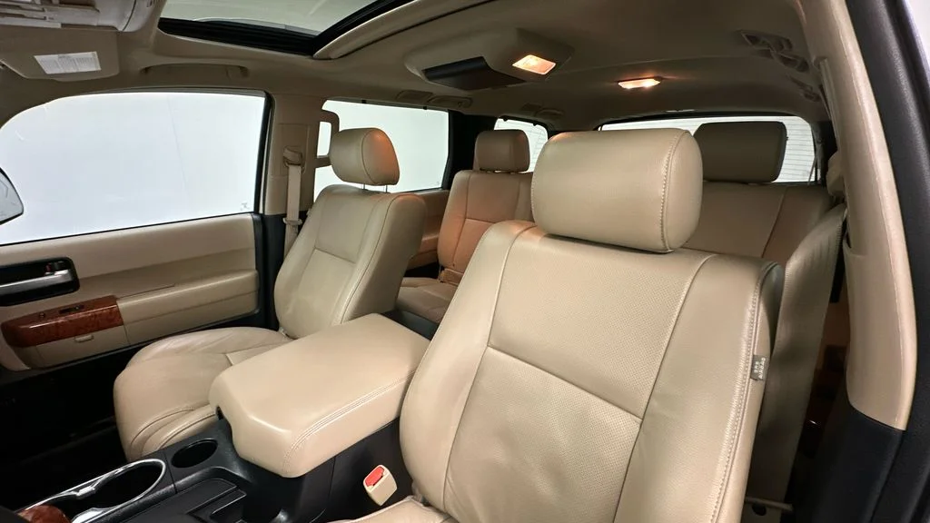 Used 2020 White Toyota Platinum image 9