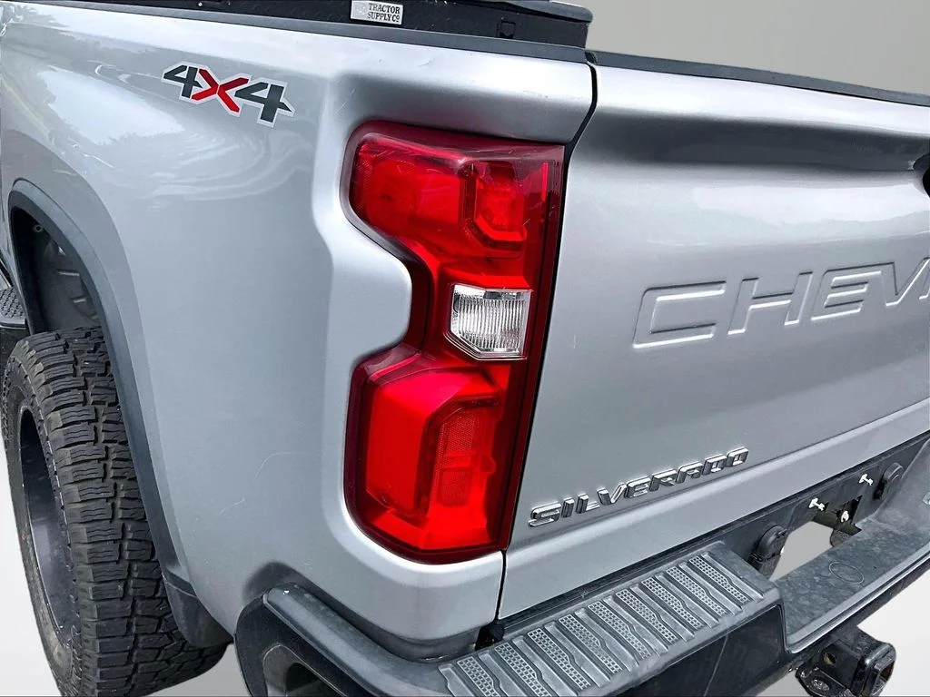 Used 2021 Silver Chevrolet Custom image 28
