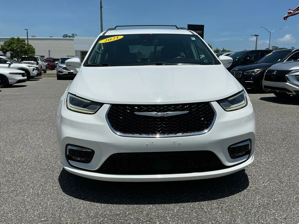 Used 2021 White Chrysler Touring L image 10