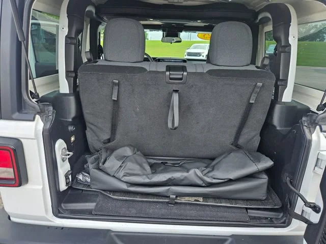 Used 2025 White Jeep Sport S image 23
