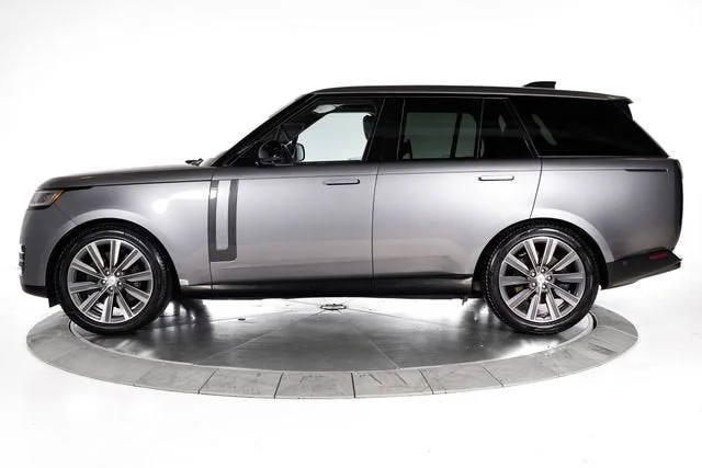 Used 2023 Eiger Gray Metallic Land Rover SE image 2