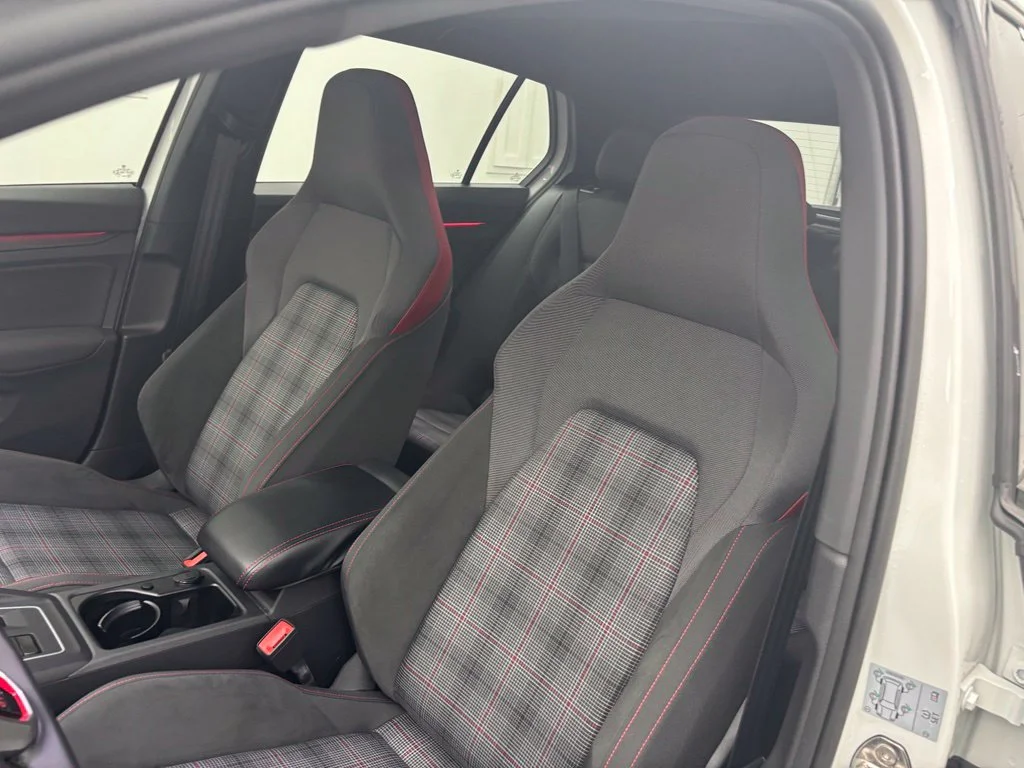 Used 2022 White Volkswagen 2.0T SE image 21