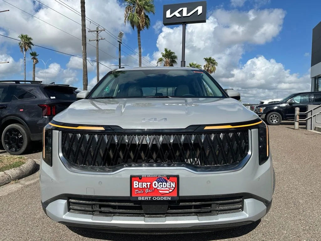 New 2026 White Kia EX image 2