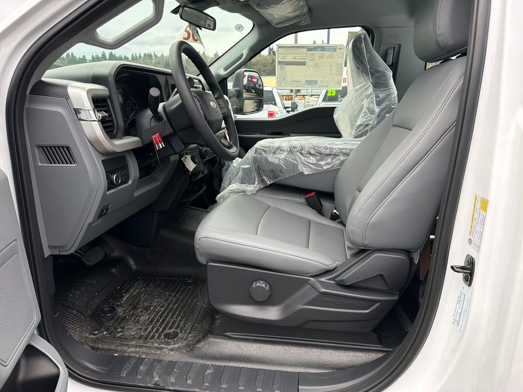 New 2026 Oxford White Ford XL image 9