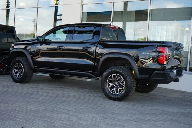 2026 Chevrolet Colorado ZR2 - Photo 6