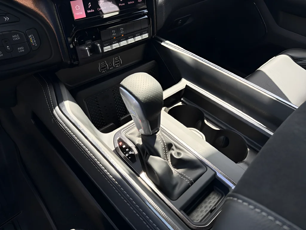 New 2027 Bright White Clear-Coat Exterior Paint RAM RHO image 28
