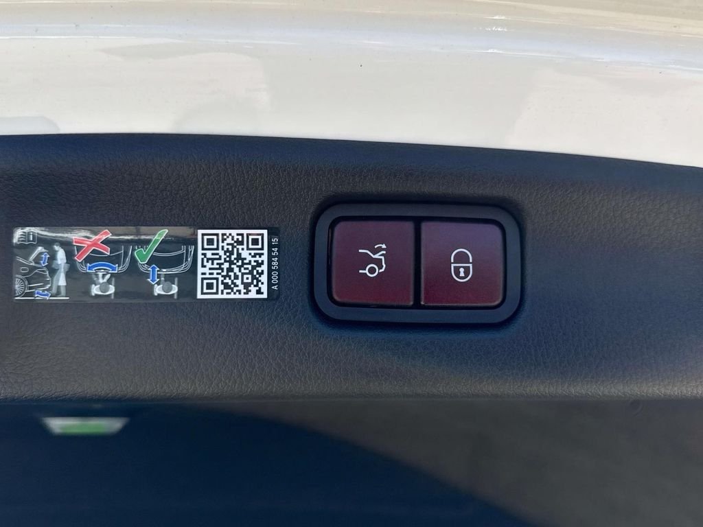 Certified Used 2025 Polar White Mercedes-Benz C 300 image 27