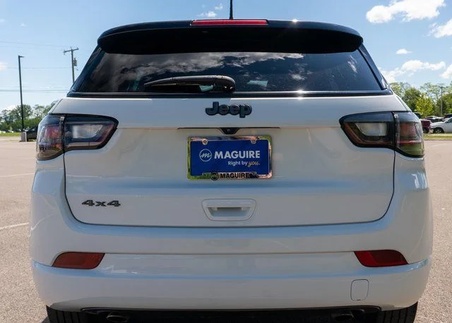 Used 2023 White Jeep Limited image 7