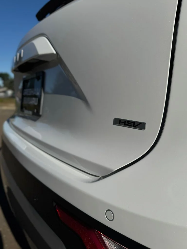 Used 2023 White Kia EX image 41