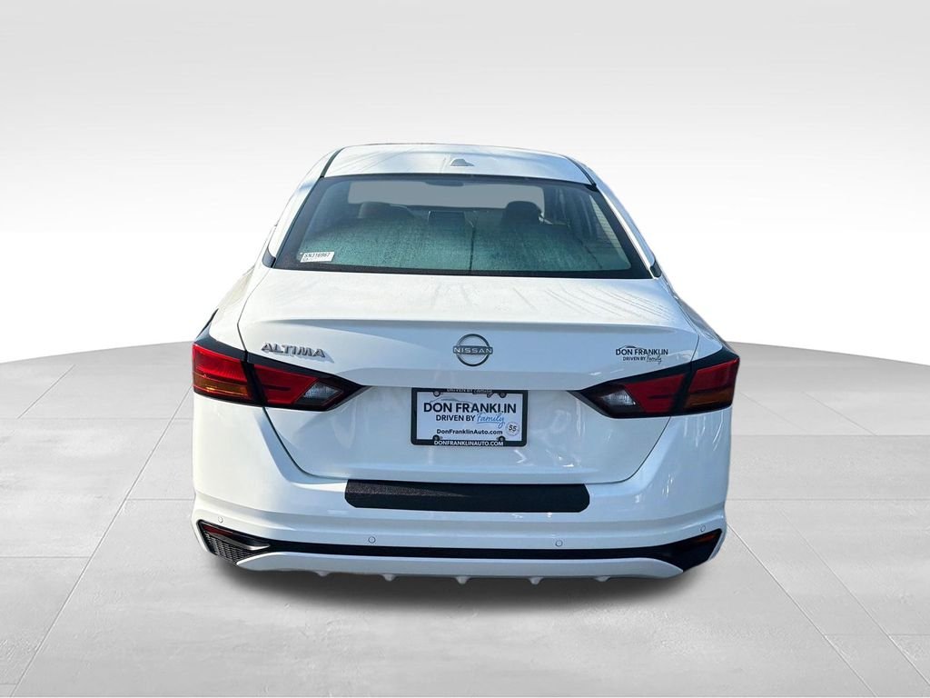 Used 2025 White Nissan 2.5 SV image 4