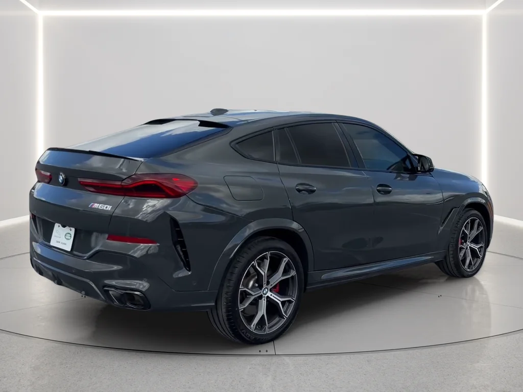 Used 2025 Gray BMW M60i image 5
