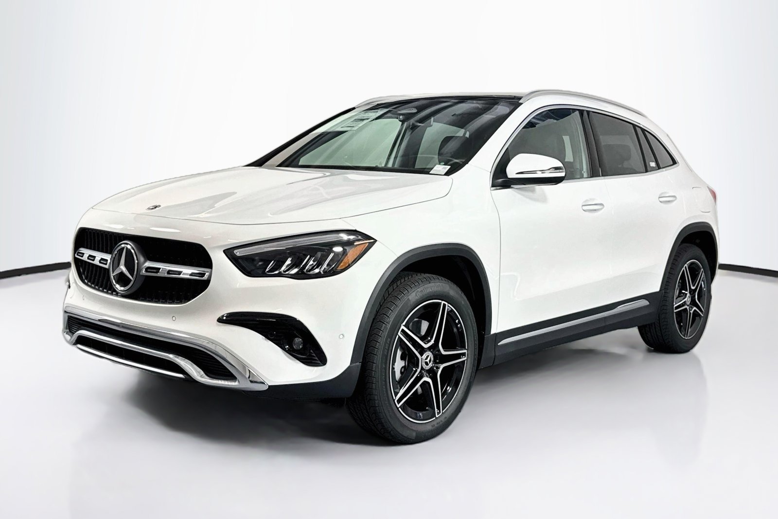 New 2026 Polar White Mercedes-Benz GLA 250 image 1