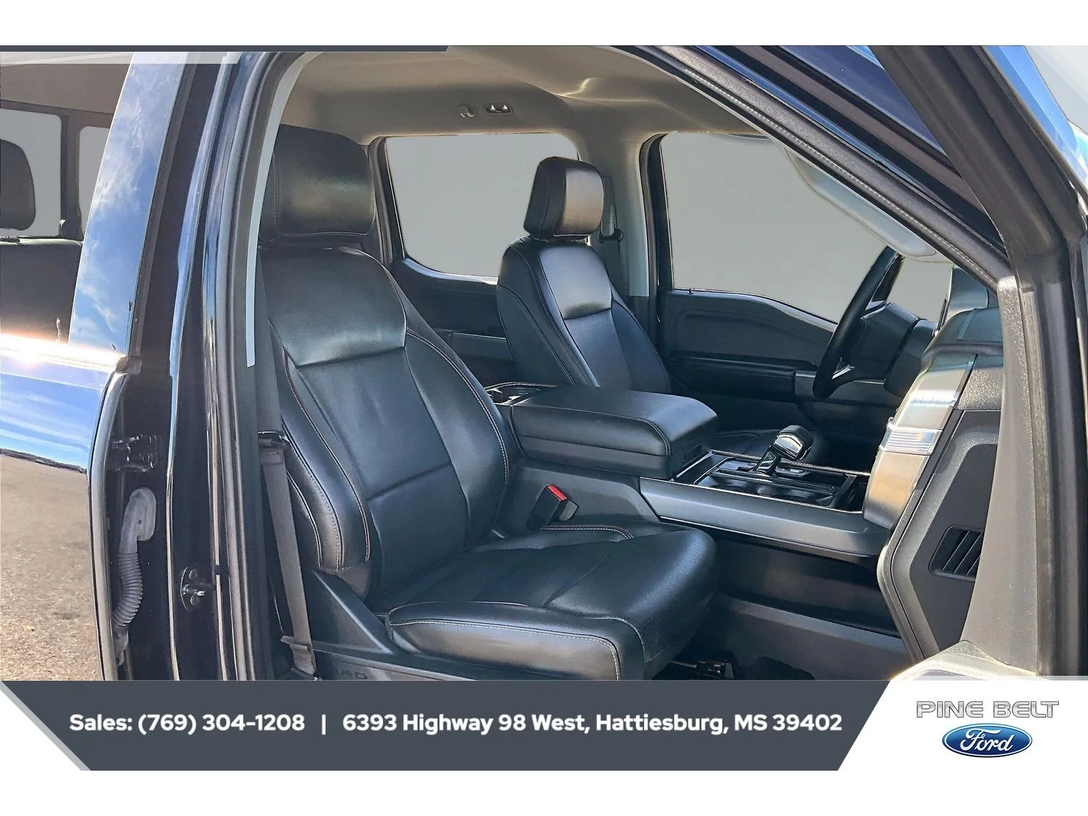 Used 2022 Antimatter Blue Metallic Ford LARIAT image 6