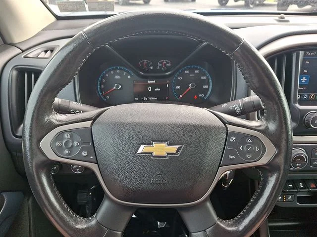 Used 2022 Blue Chevrolet Z71 image 18