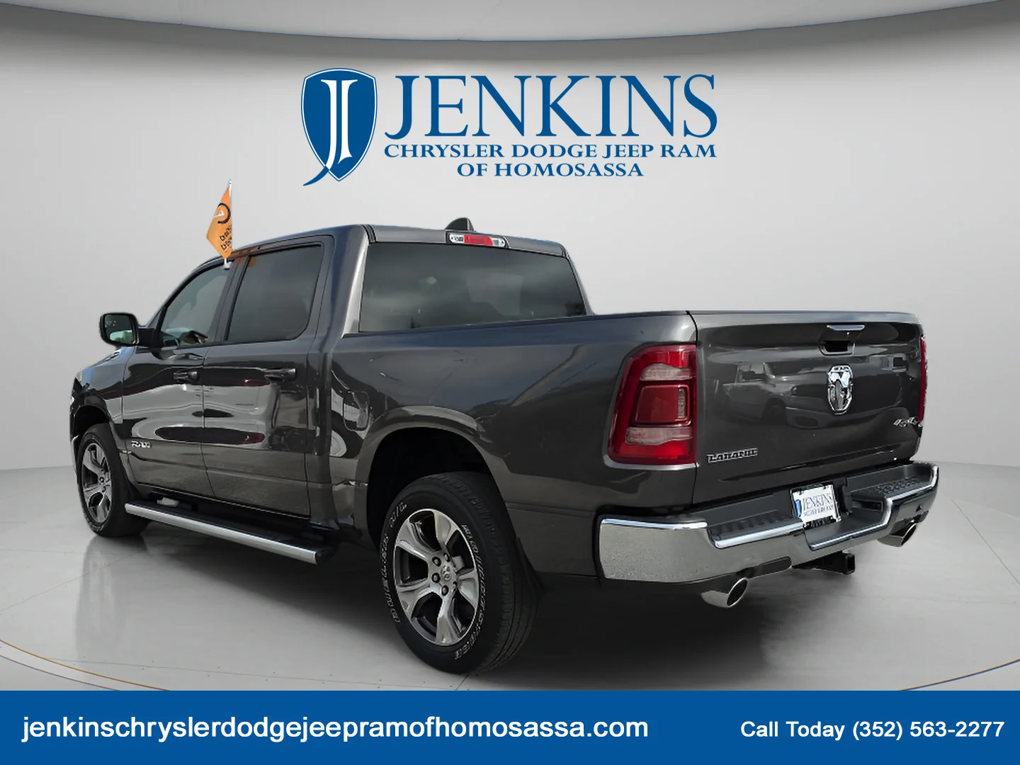 Used 2023 Granite Crystal Metallic Clearcoat Ram Laramie image 7