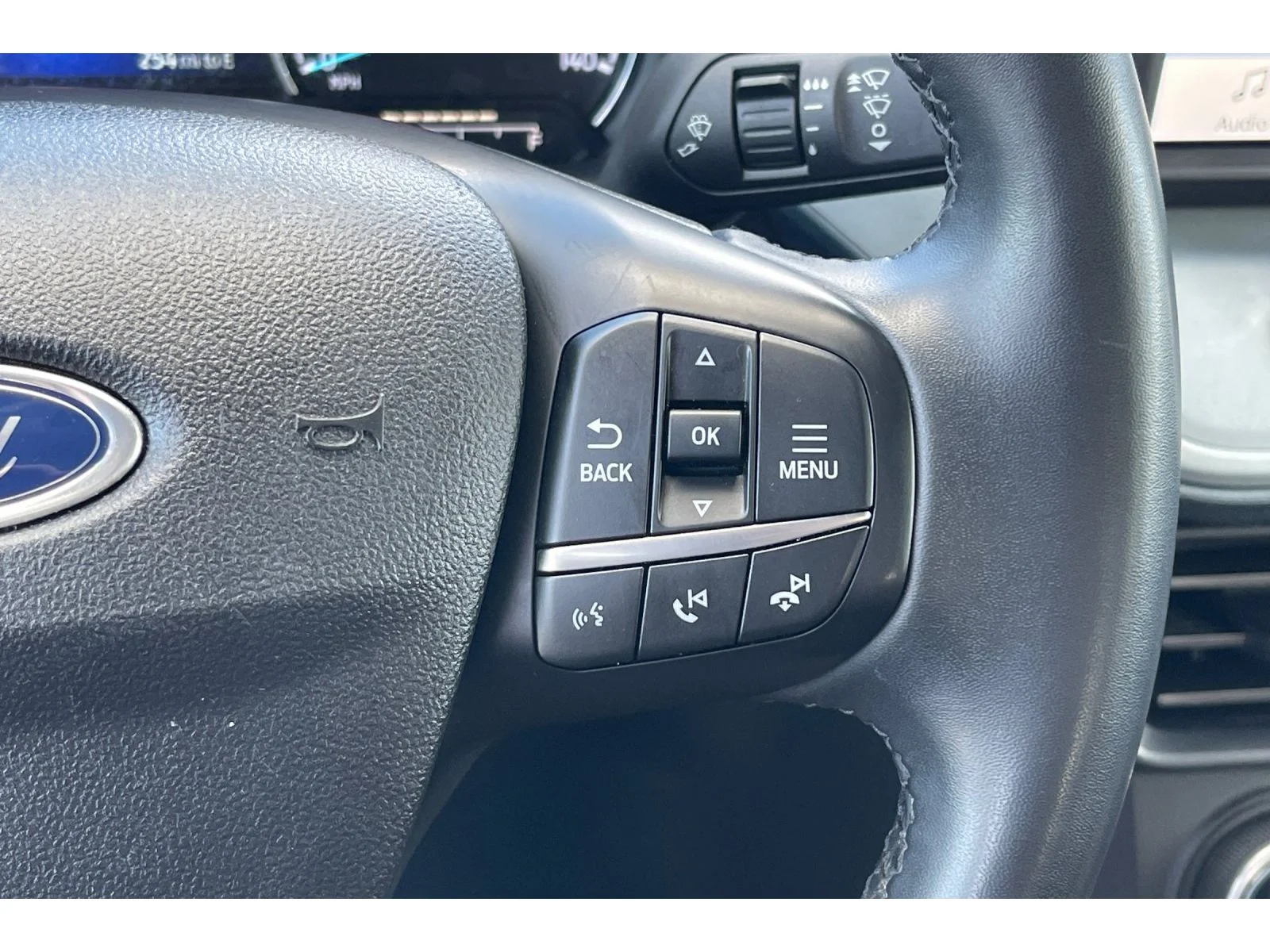 Used 2023 Oxford White Ford LARIAT image 35