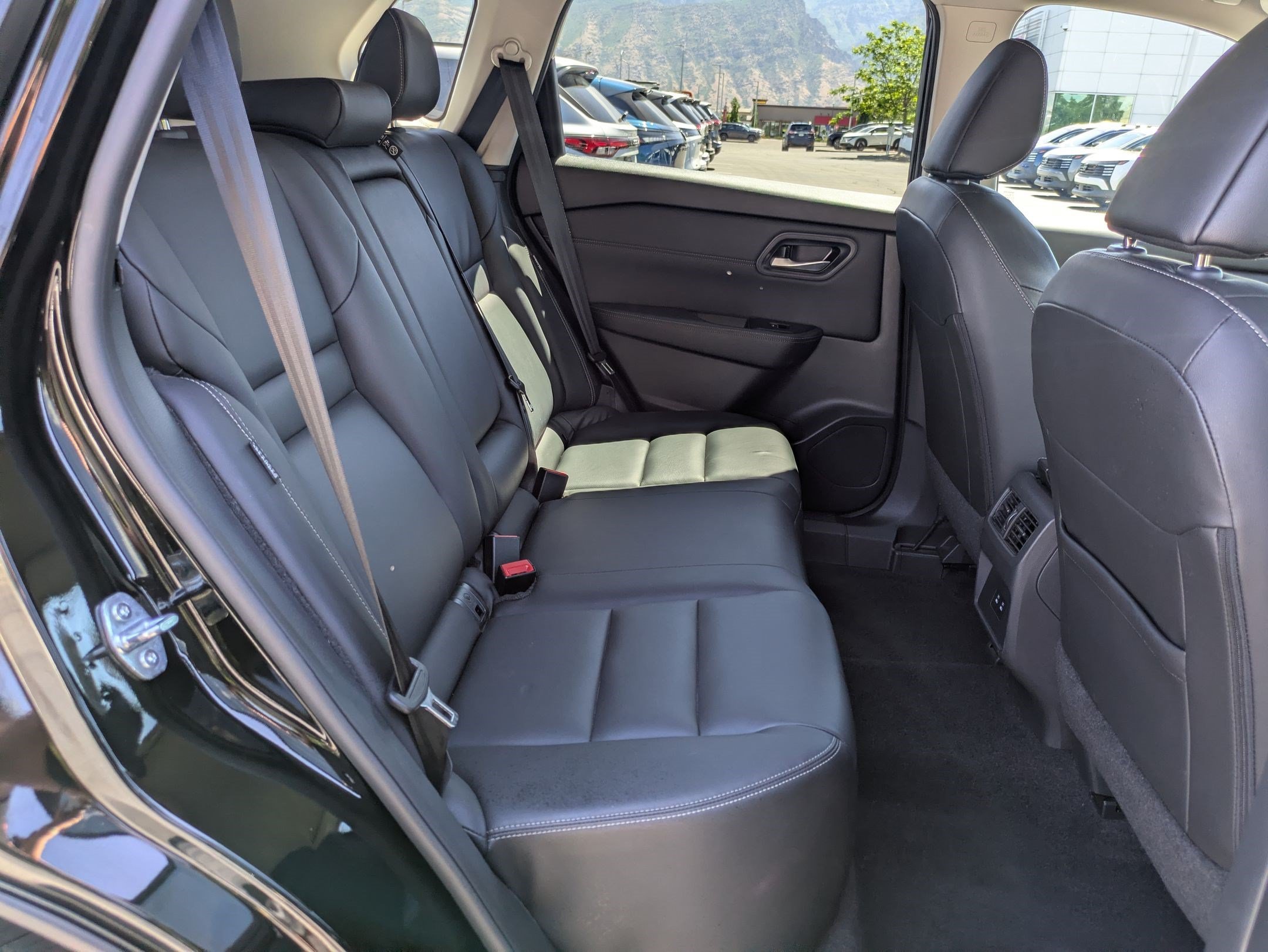 Used 2024 Super Black Nissan SL image 33