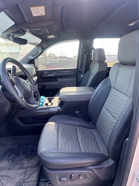 Used 2026 Beige Chevrolet ZR2 image 3