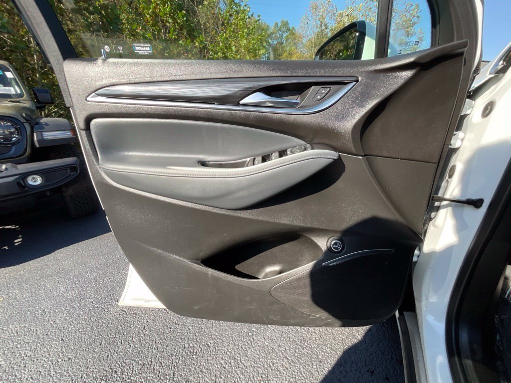 Used 2023 White Buick Essence image 8