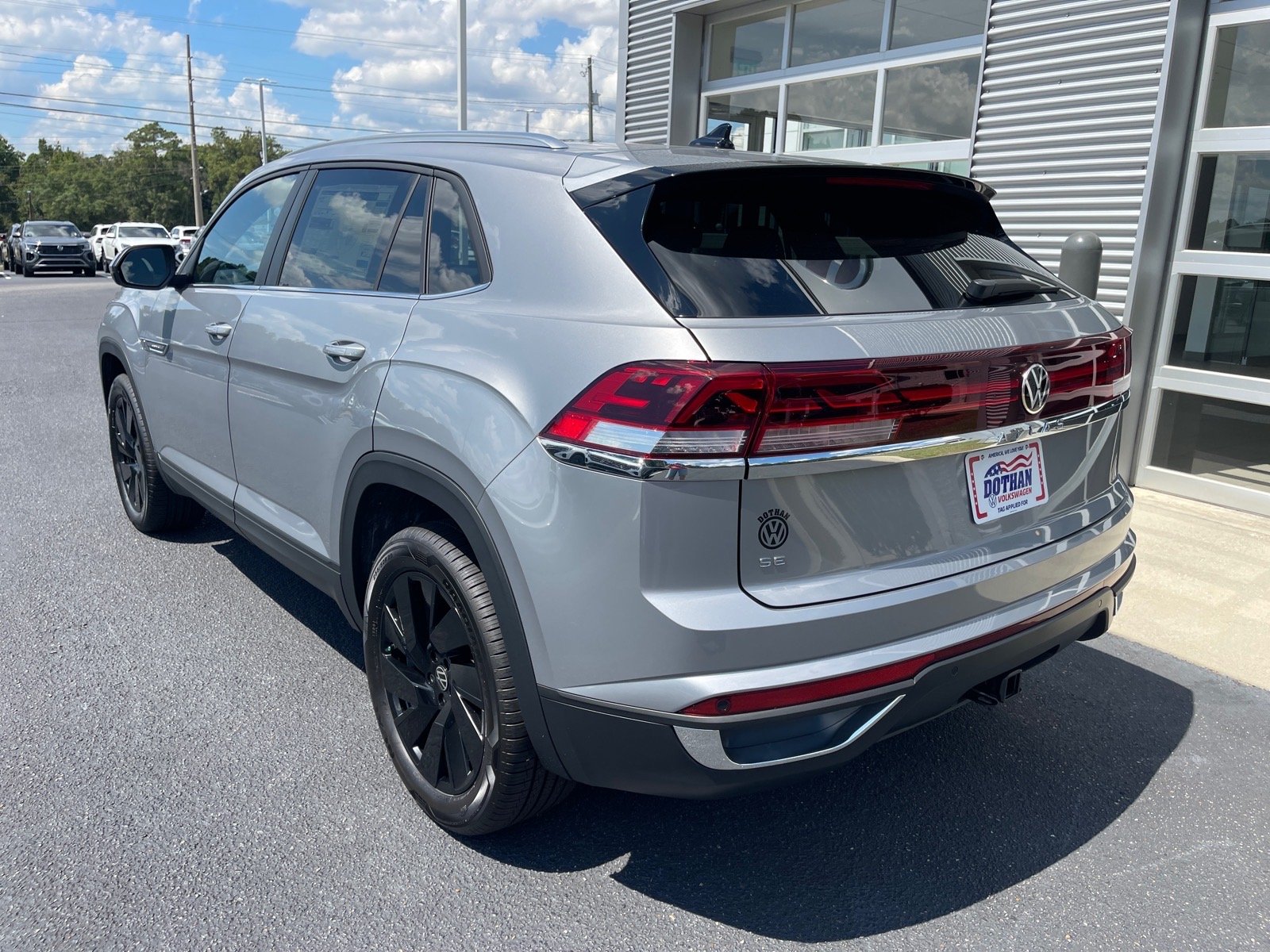New 2026 Silver Mist Metallic Volkswagen SE image 13