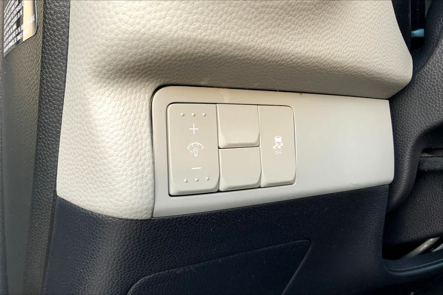 Used 2019 Titanium Gray Kia Base image 34