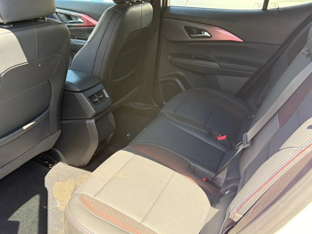 Used 2024 Iridescent Pearl Tricoat Chevrolet 2RS image 26
