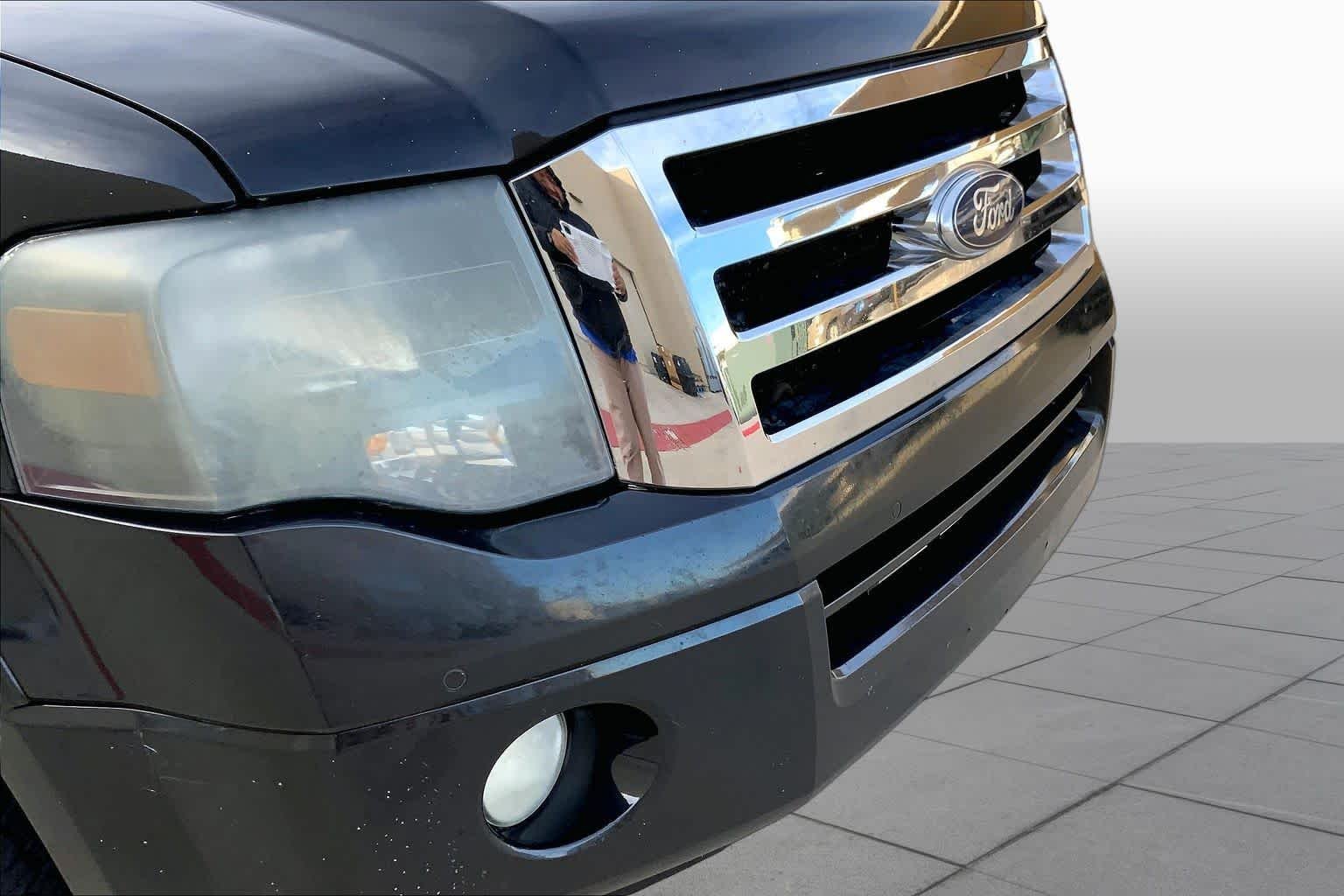 Used 2013 Tuxedo Black Metallic Ford Limited image 31